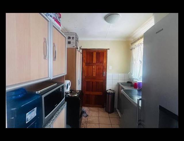 2 BEDROOM HOUSE FOR SALE IN GEELHOUTPARK